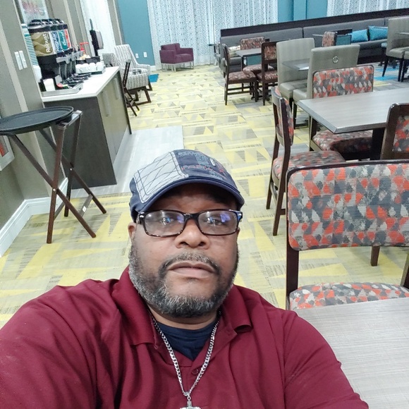 Meet your Posher, Russhon - Picture 1 of 2